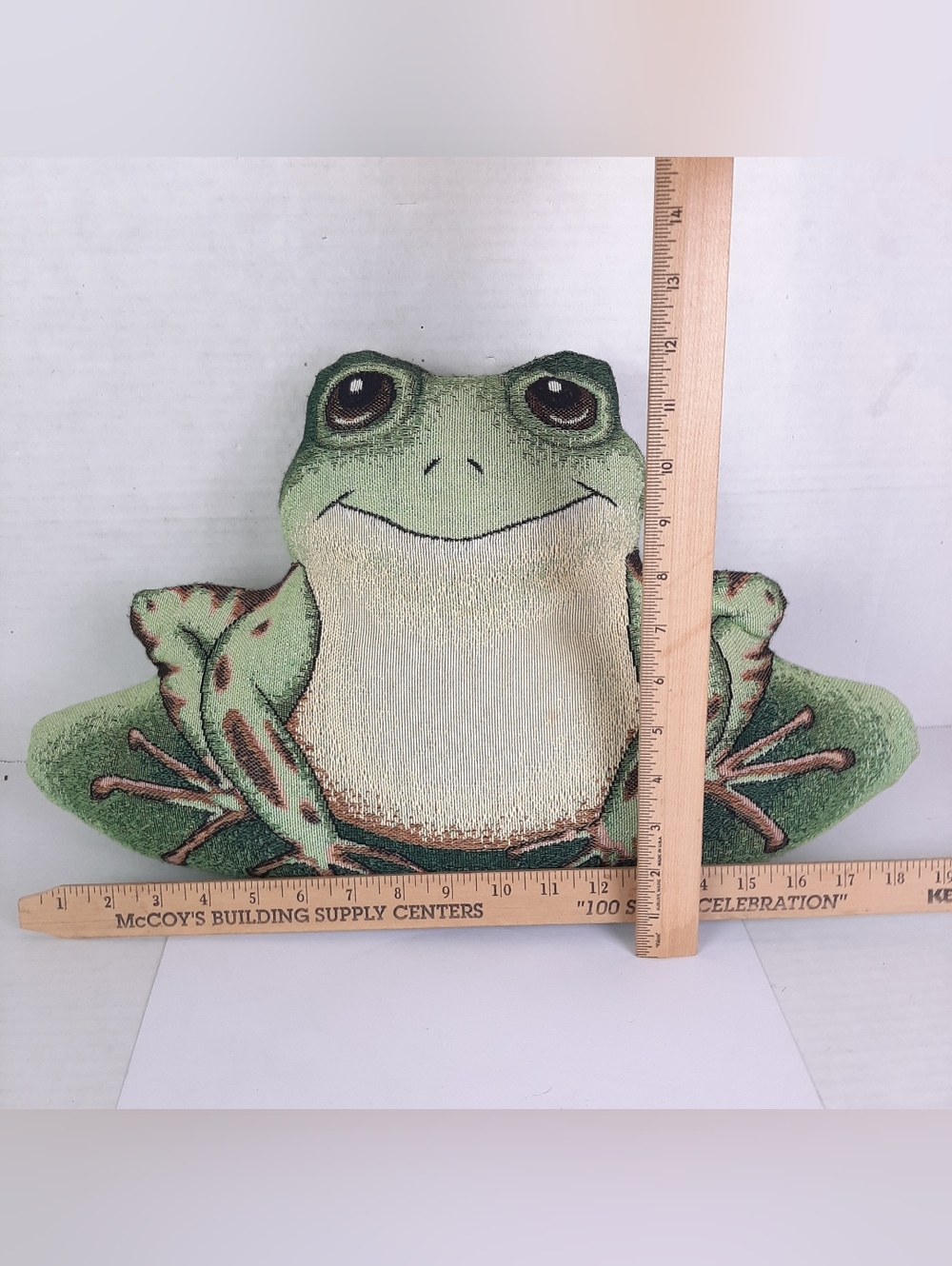 Vintage Green Tapestry Sitting Frog On Lily Pad Shaped Pillow 12" X 18" - Picture 2 of 3